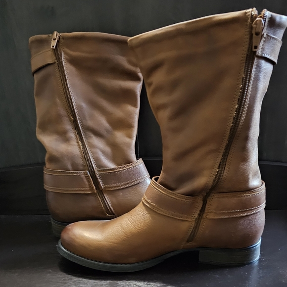 *New Leather Steve Madden Boots* - Picture 2 of 9